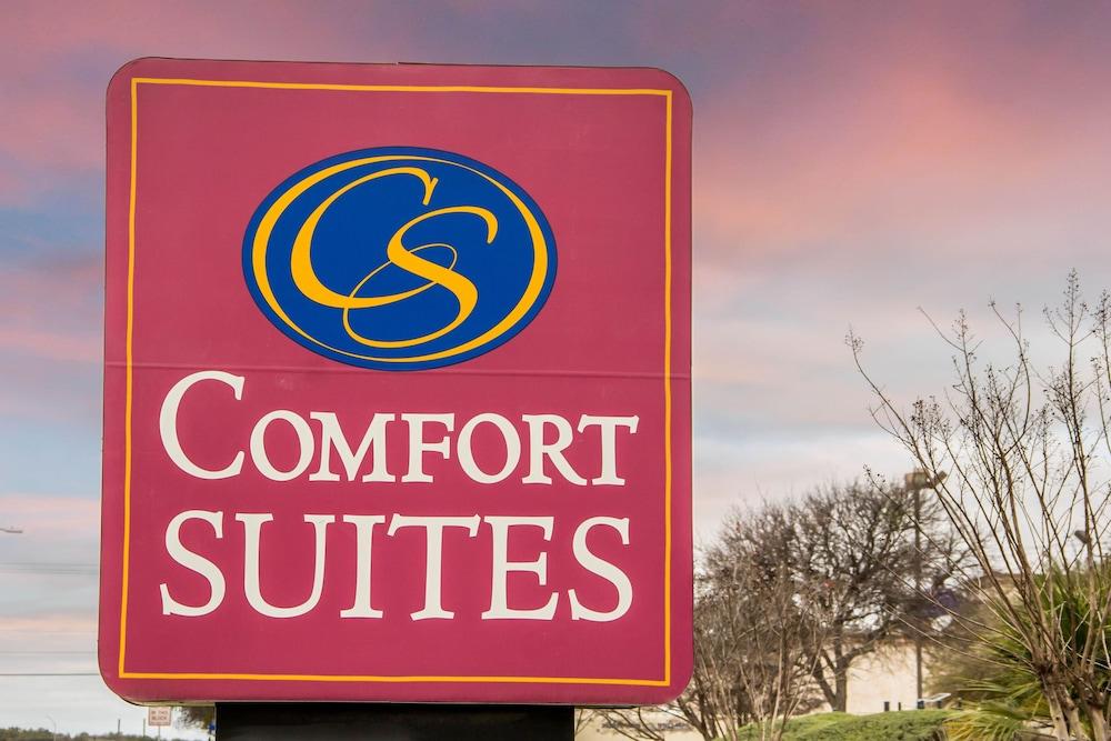Comfort Suites Near Seaworld San Antonio Exterior photo